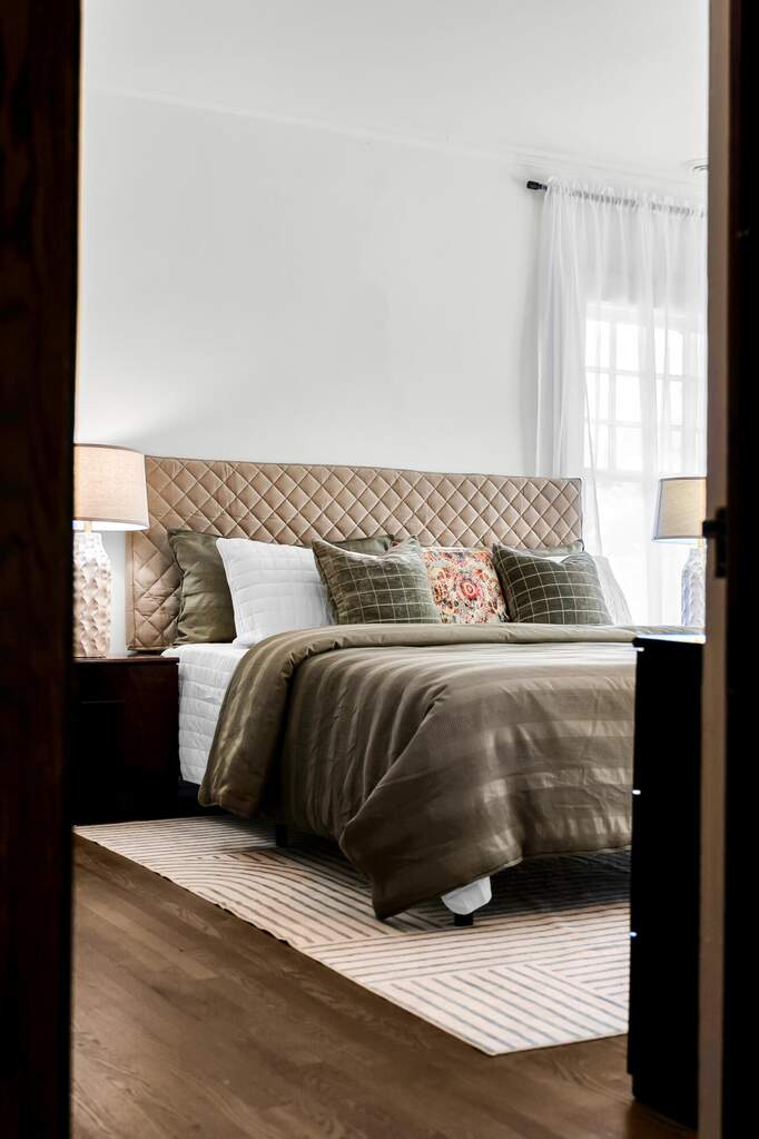 5 Bedroom Single Family Home/House's Image 34
