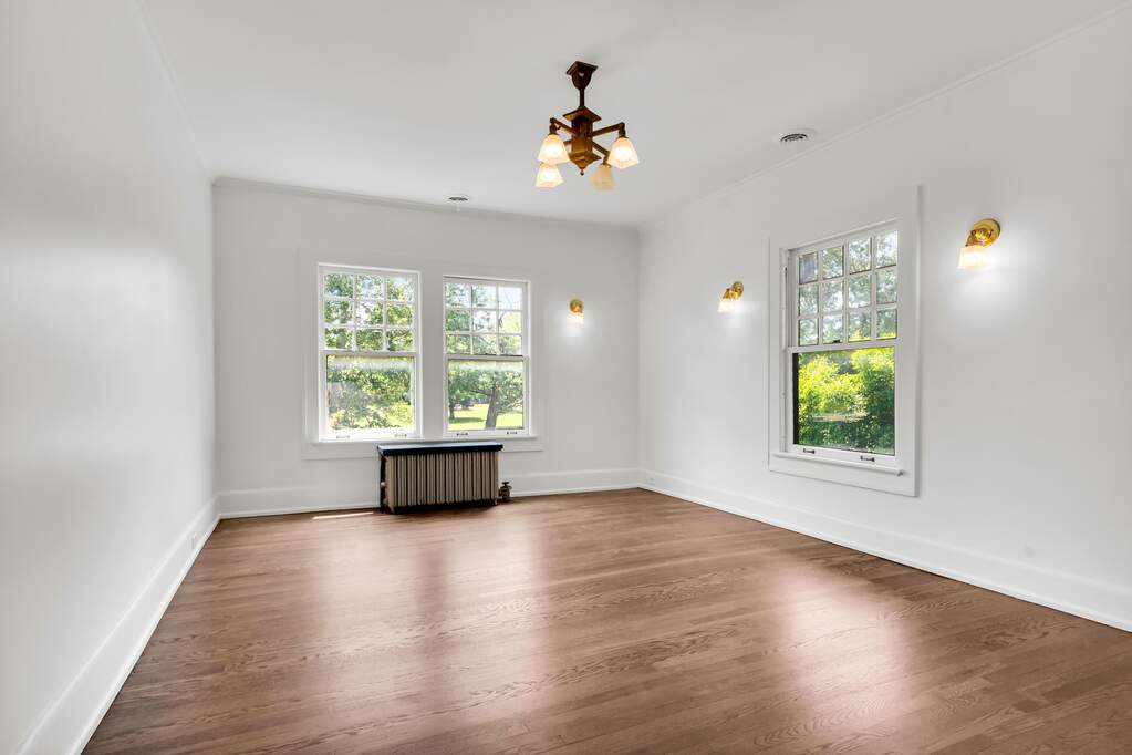 5 Bedroom Single Family Home/House's Image 38