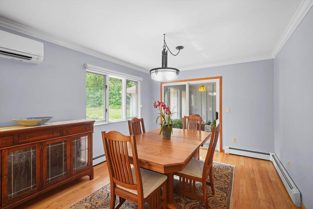 4 Bedroom Single Family Home/House's Image 10