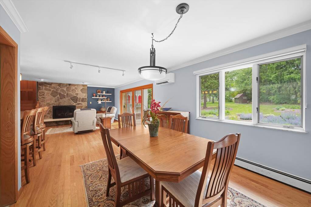 4 Bedroom Single Family Home/House's Image 11