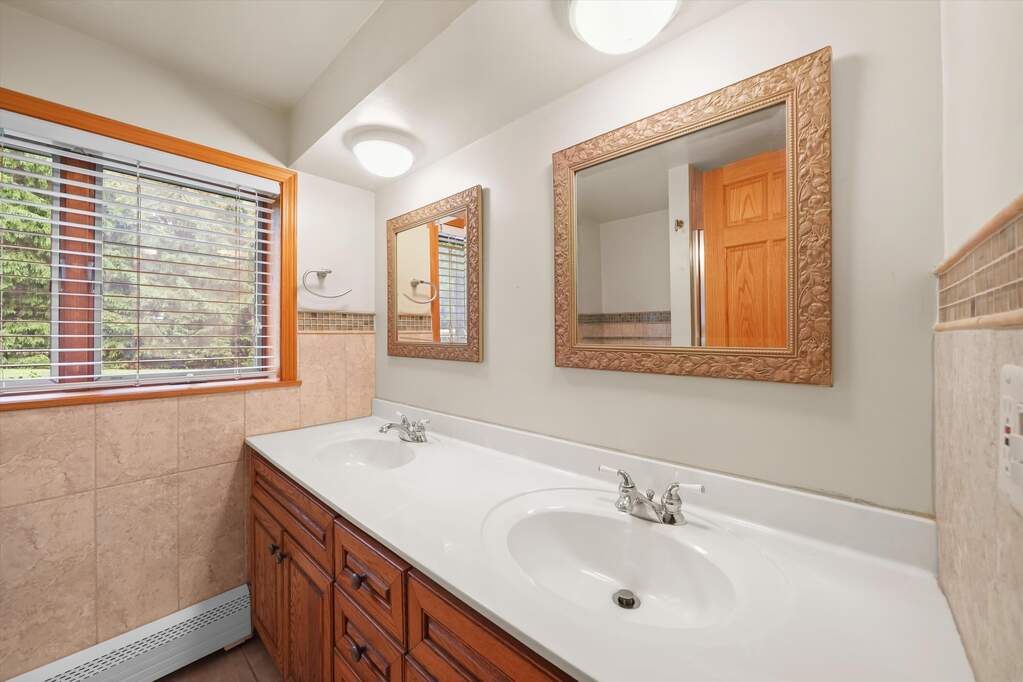 4 Bedroom Single Family Home/House's Image 36