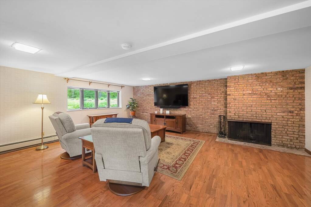 4 Bedroom Single Family Home/House's Image 44