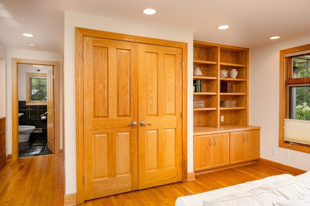 5 Bedroom Single Family Home/House's Image 10