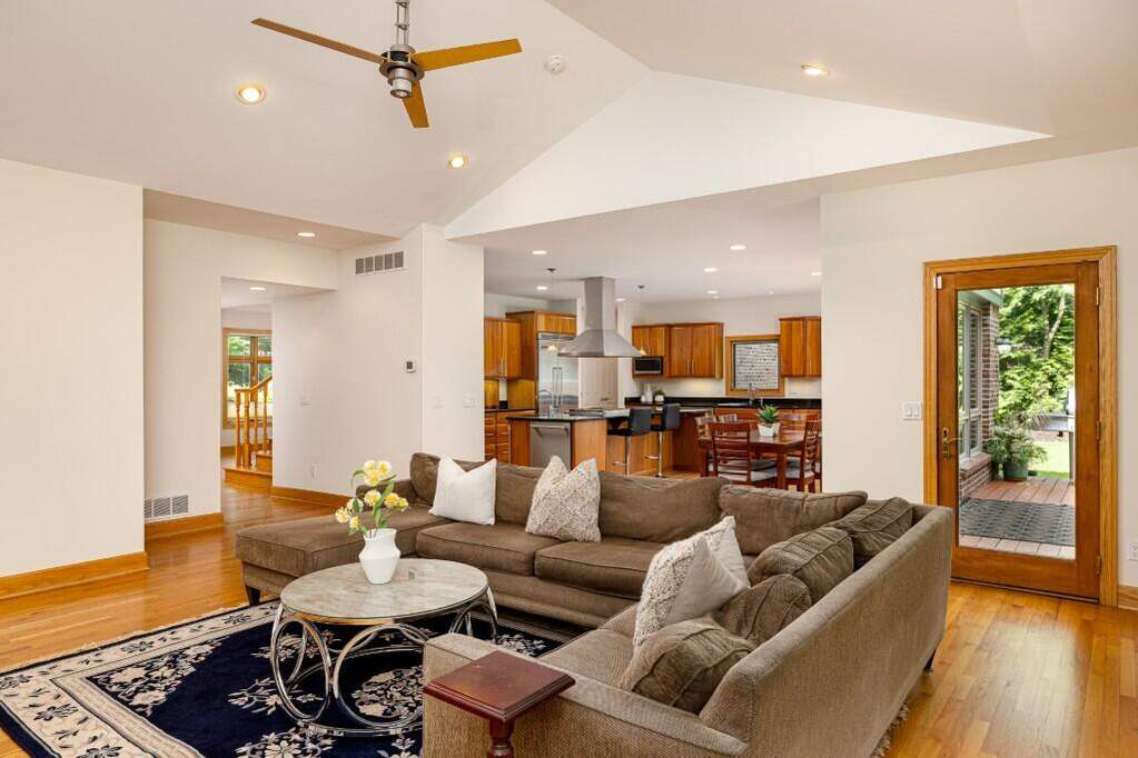 5 Bedroom Single Family Home/House's Image 12