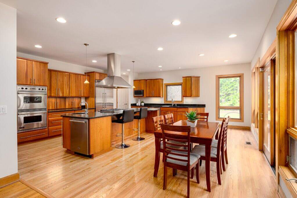 5 Bedroom Single Family Home/House's Image 14