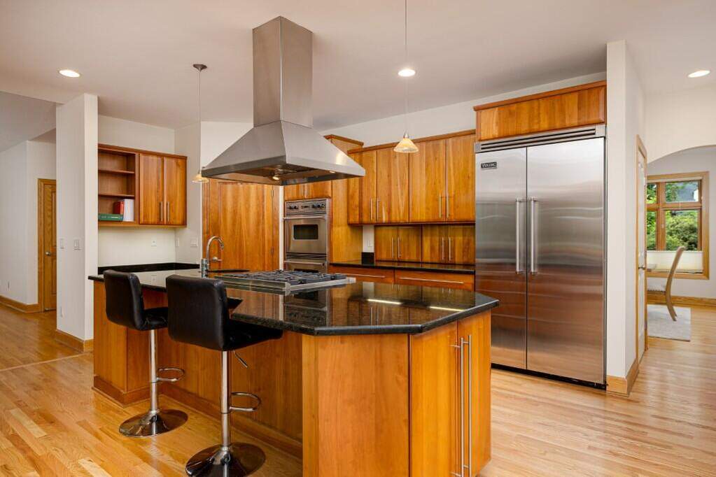 5 Bedroom Single Family Home/House's Image 18