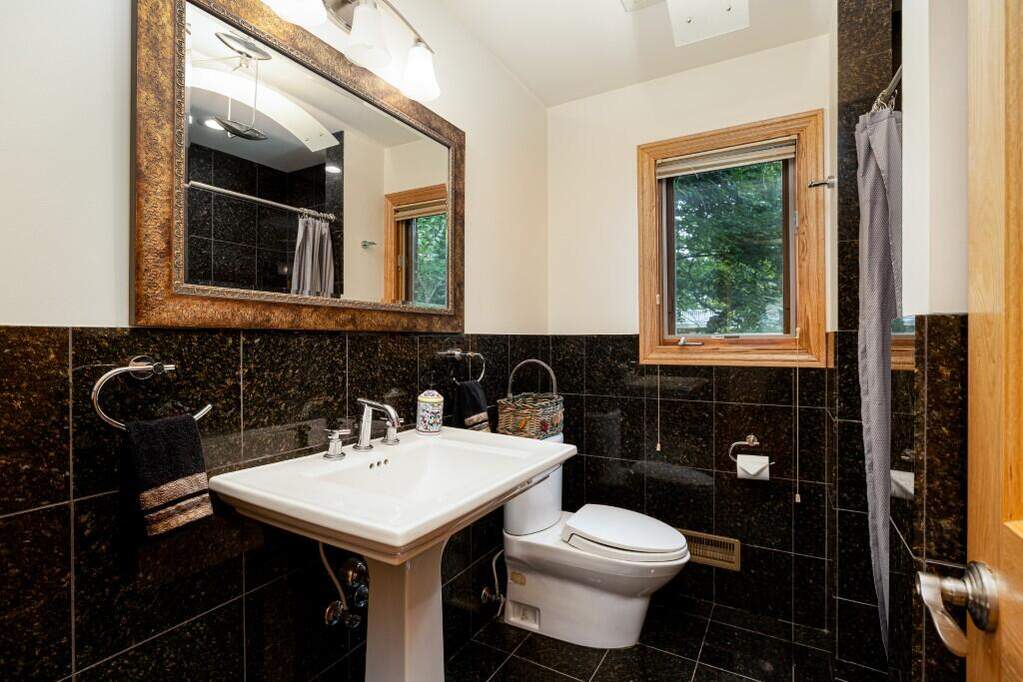 5 Bedroom Single Family Home/House's Image 22