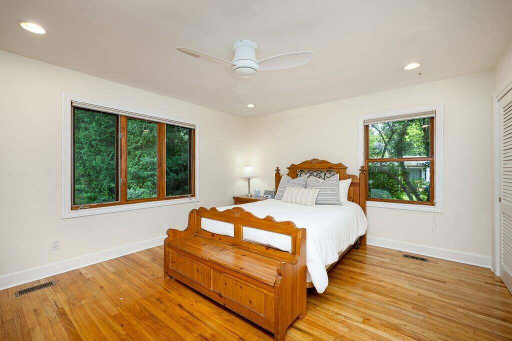 5 Bedroom Single Family Home/House's Image 24