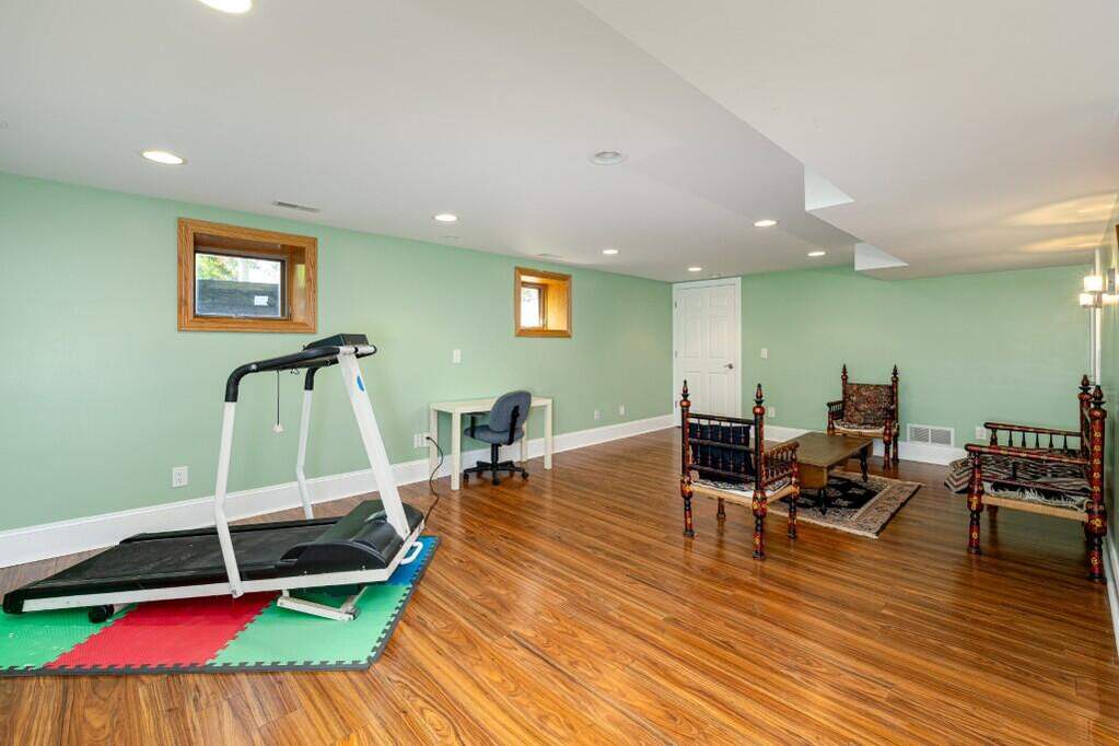 5 Bedroom Single Family Home/House's Image 49
