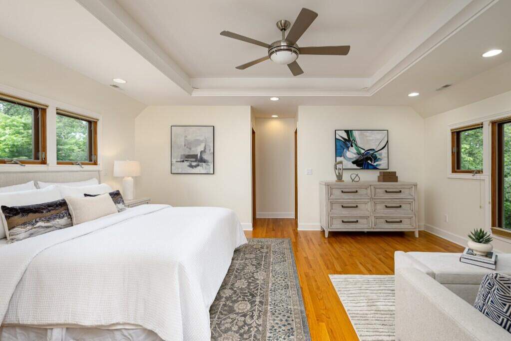 5 Bedroom Single Family Home/House's Image 4