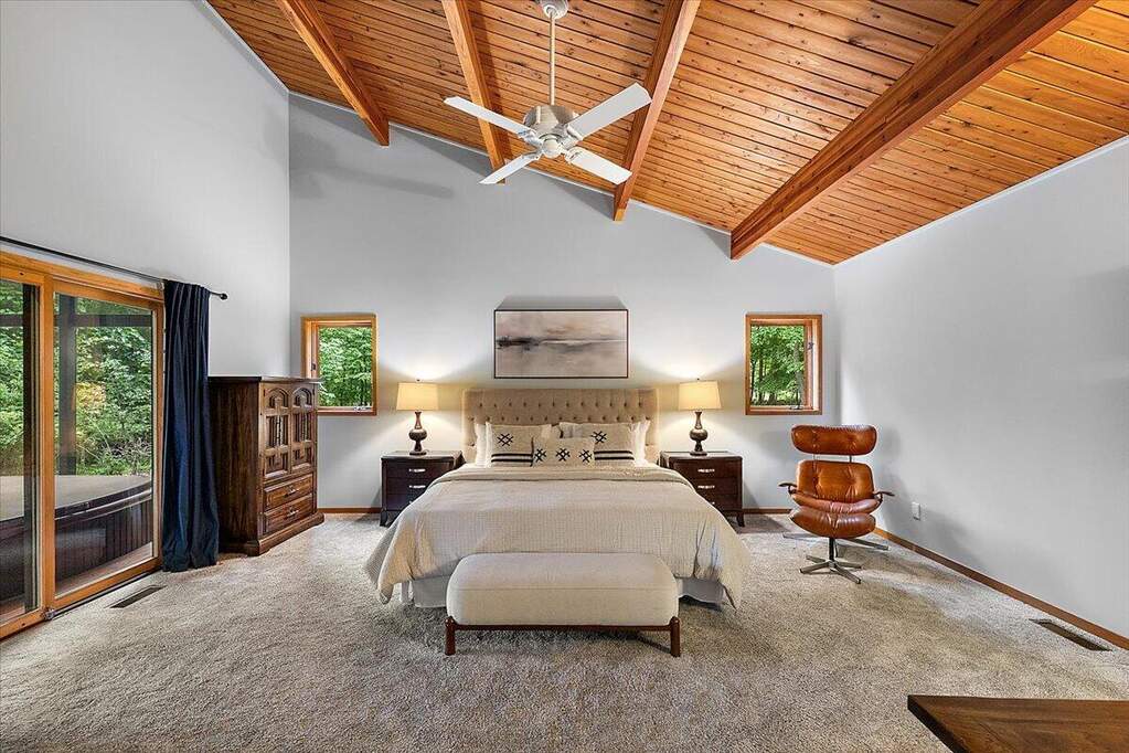 4 Bedroom Single Family Home/House's Image 4