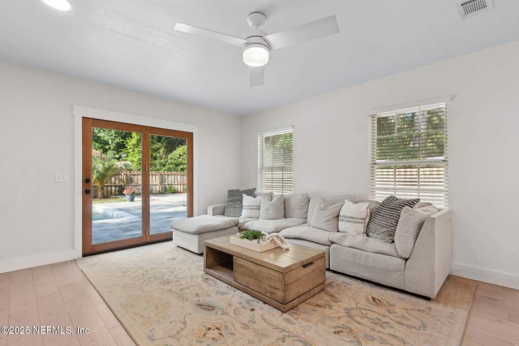 3 Bedroom Single Family Home/House's Image 10