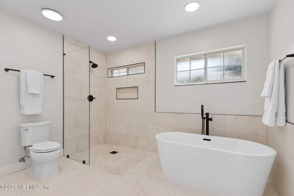 3 Bedroom Single Family Home/House's Image 24