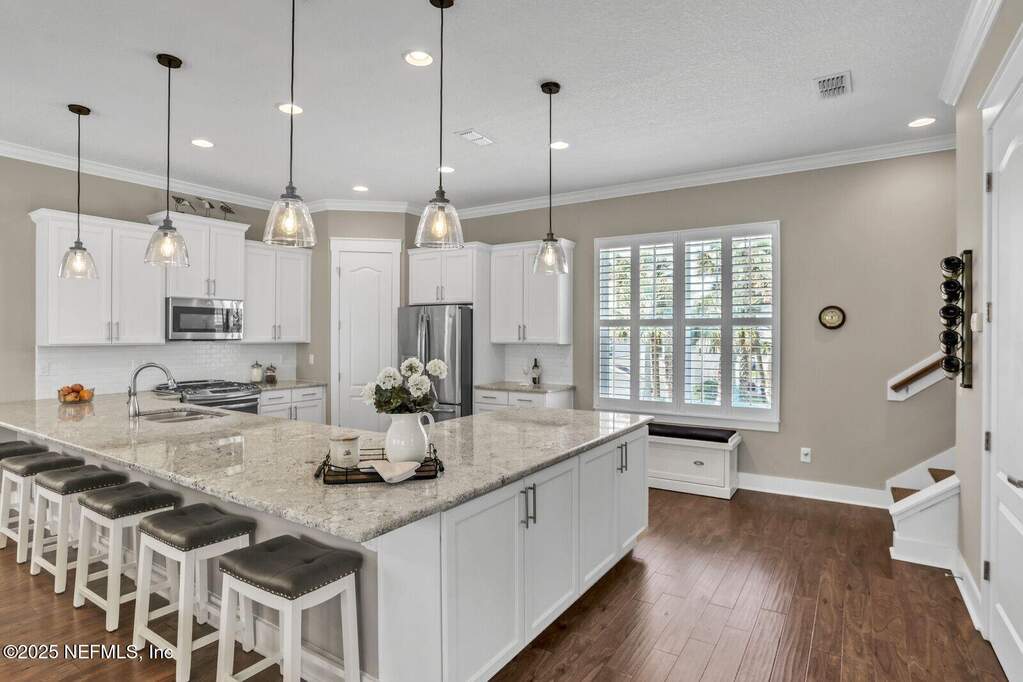 4 Bedroom Single Family Home/House's Image 7