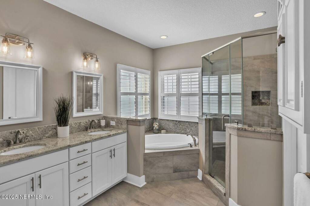 4 Bedroom Single Family Home/House's Image 11
