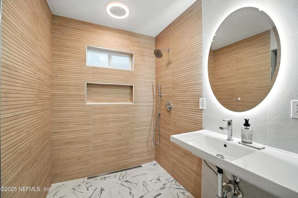 4 Bedroom Single Family Home/House's Image 21