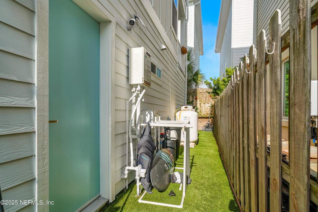 4 Bedroom Single Family Home/House's Image 28