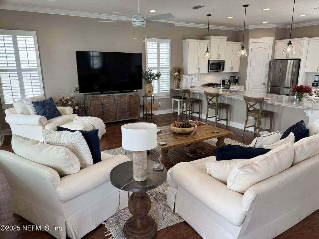 4 Bedroom Single Family Home/House's Image 4