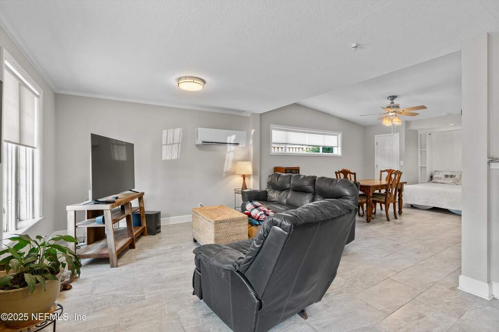 4 Bedroom Single Family Home/House's Image 26
