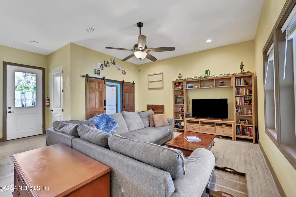 3 Bedroom Single Family Home/House's Image 40