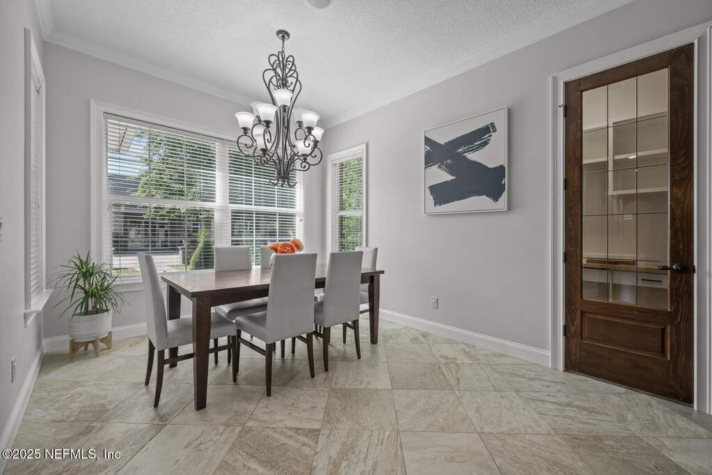 5 Bedroom Single Family Home/House's Image 14