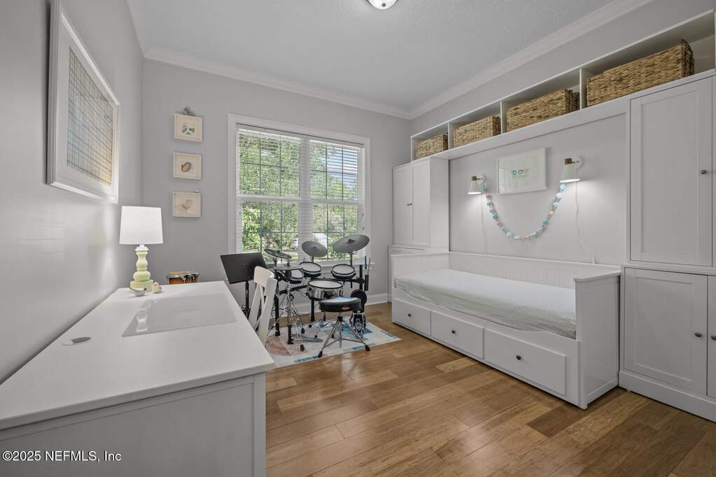 5 Bedroom Single Family Home/House's Image 25