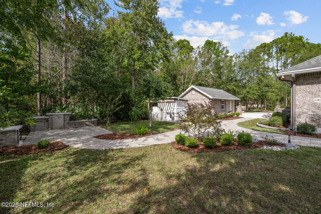 5 Bedroom Single Family Home/House's Image 39