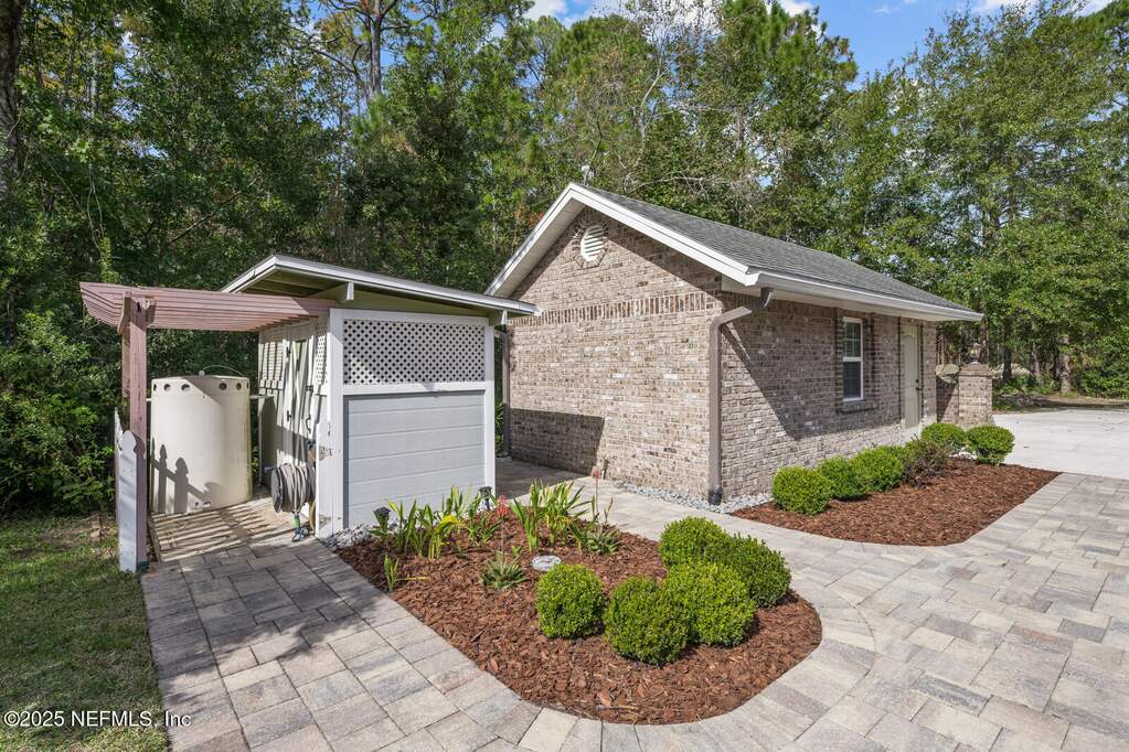 5 Bedroom Single Family Home/House's Image 42
