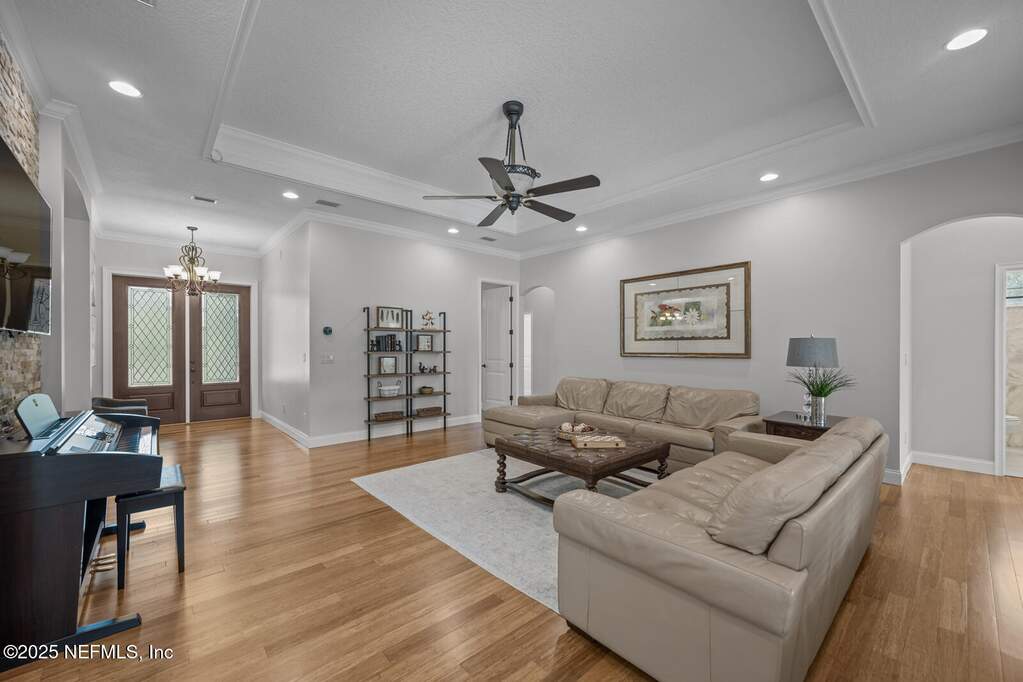 5 Bedroom Single Family Home/House's Image 5