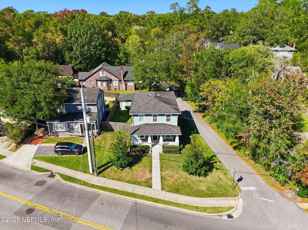 3 Bedroom Single Family Home/House's Image 43