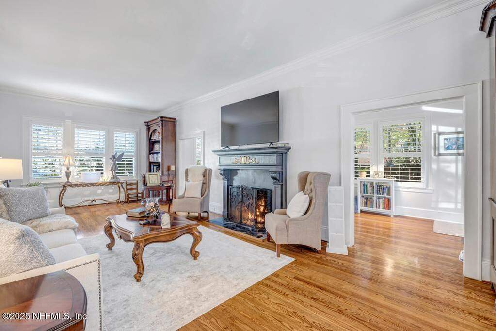 5 Bedroom Single Family Home/House's Image 14