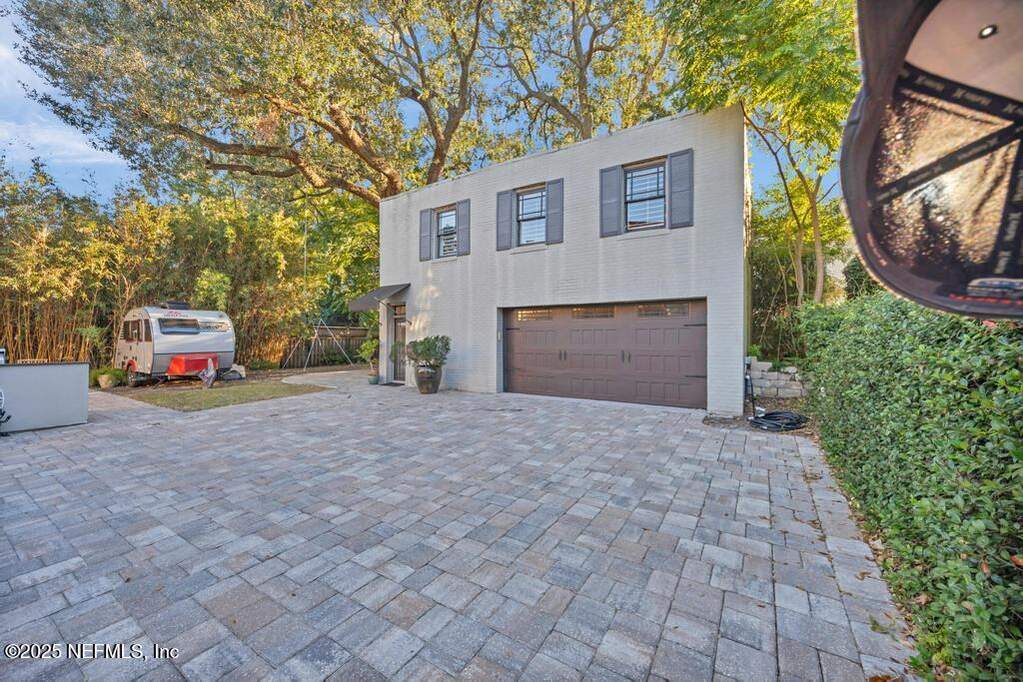 5 Bedroom Single Family Home/House's Image 59