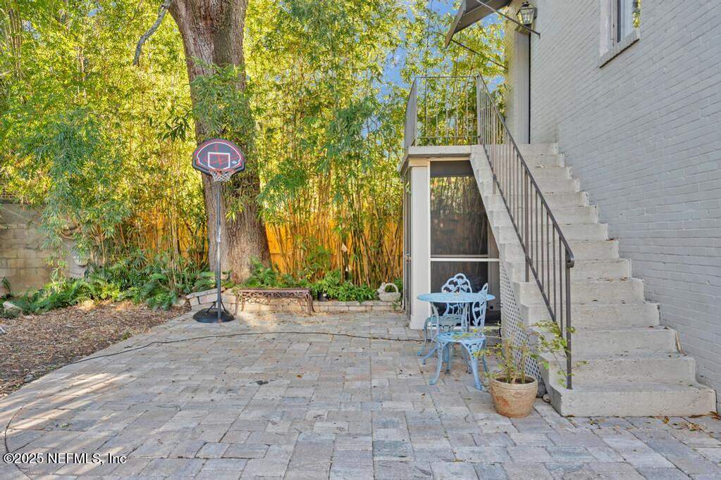 5 Bedroom Single Family Home/House's Image 60