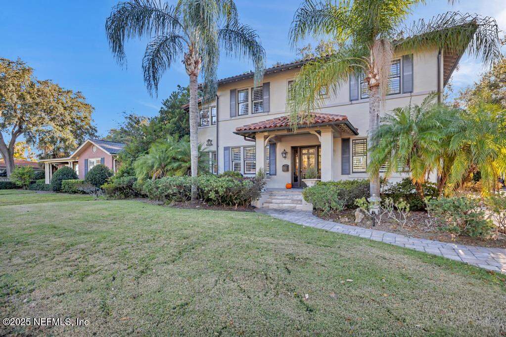 5 Bedroom Single Family Home/House's Image 4