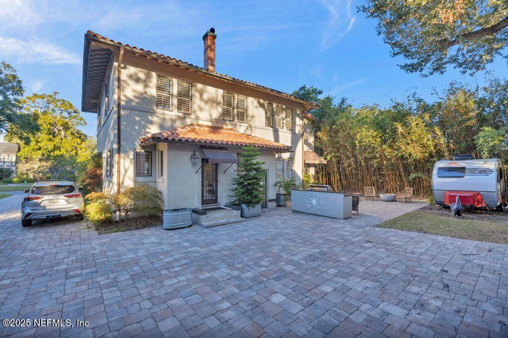 5 Bedroom Single Family Home/House's Image 73
