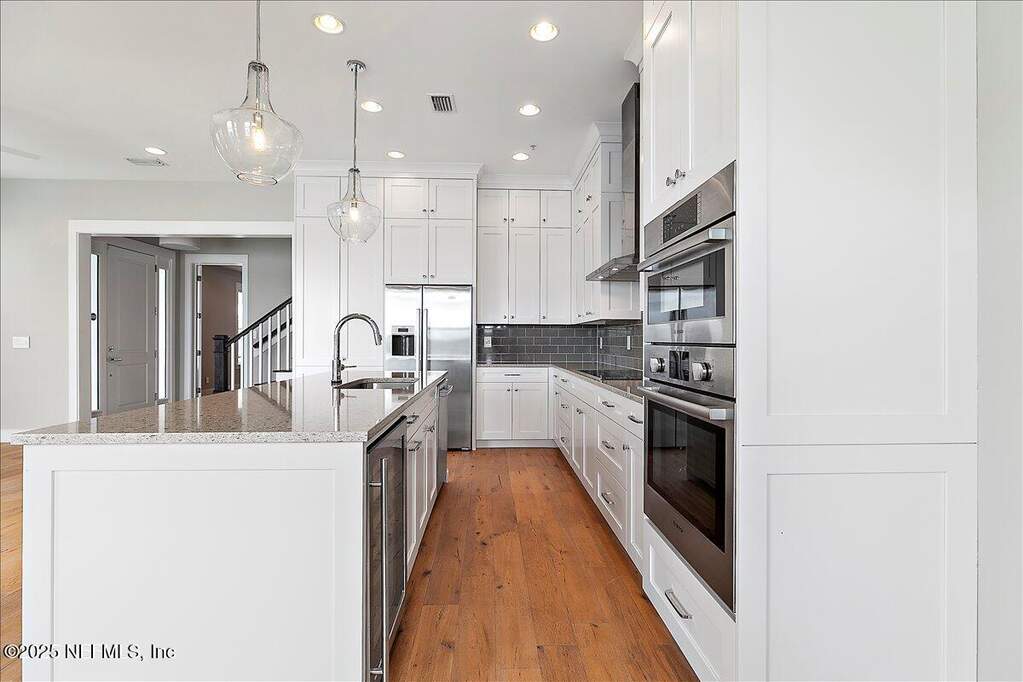 3 Bedroom Villa/Townhouse's Image 8