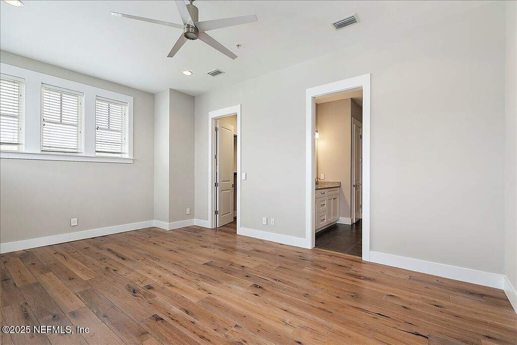 3 Bedroom Villa/Townhouse's Image 20