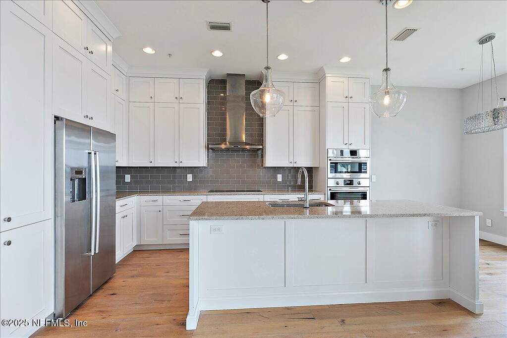 3 Bedroom Villa/Townhouse's Image 4