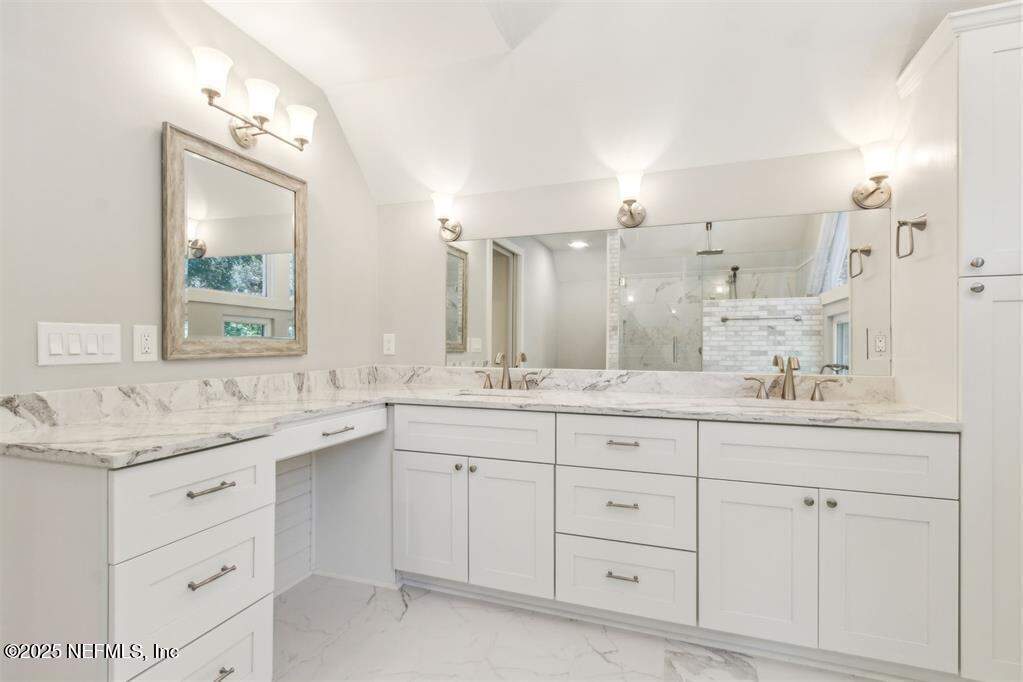 3 Bedroom Single Family Home/House's Image 27