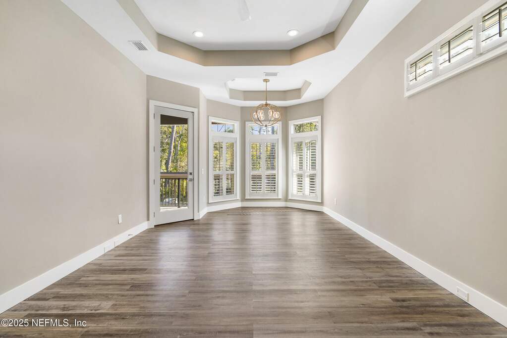 7 Bedroom Single Family Home/House's Image 18