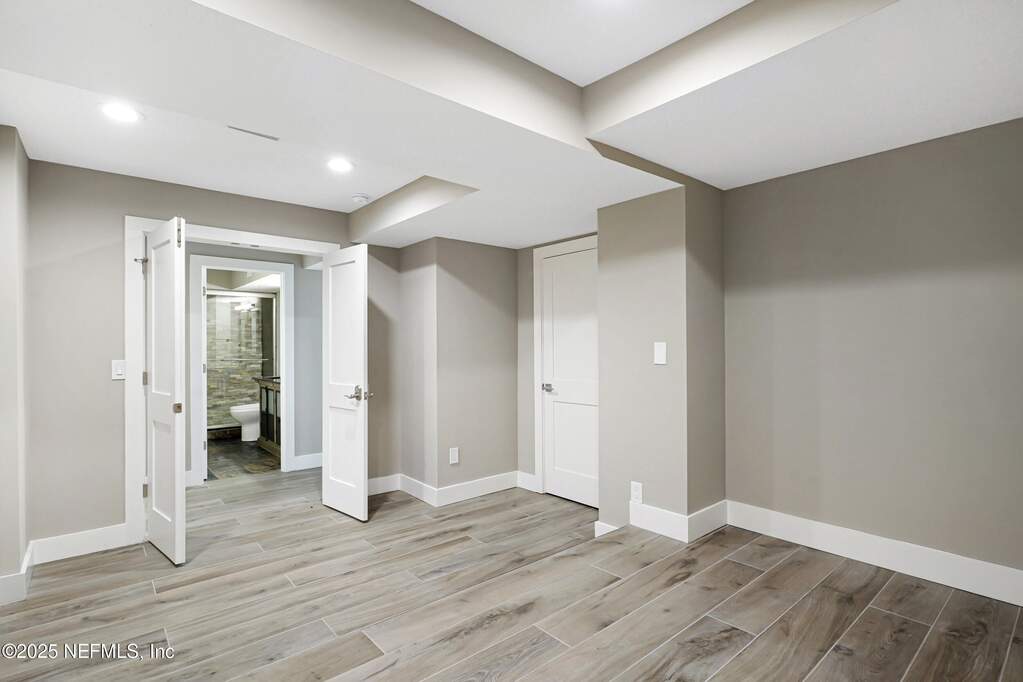 7 Bedroom Single Family Home/House's Image 52