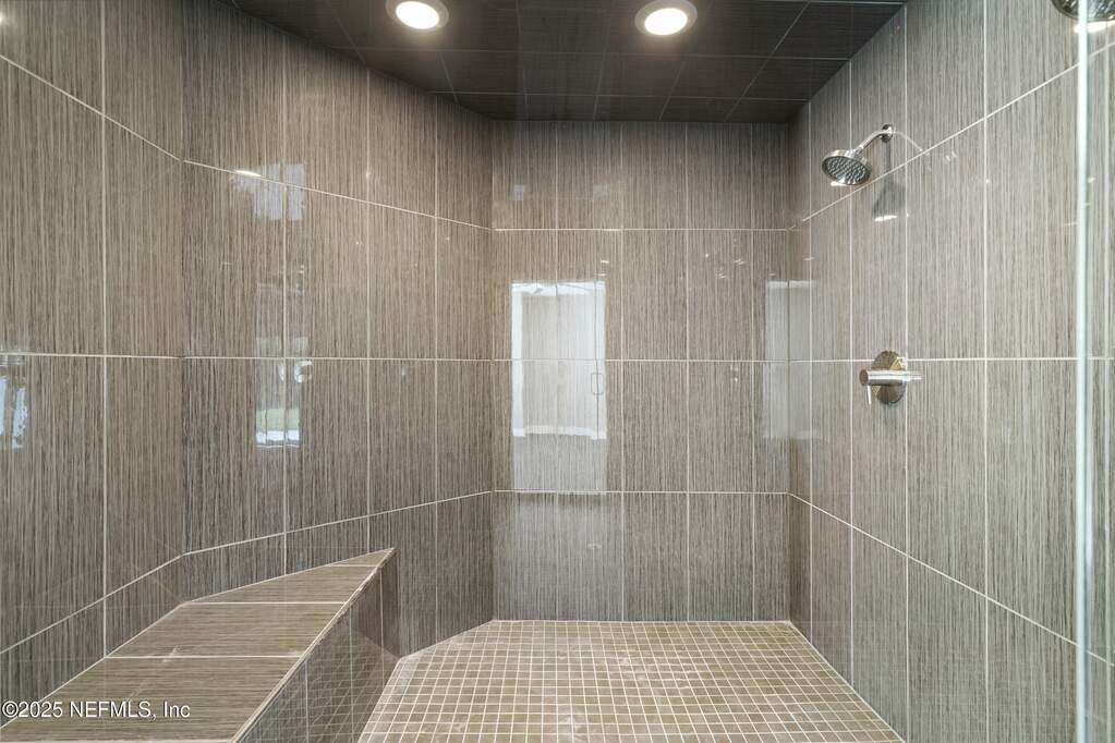 7 Bedroom Single Family Home/House's Image 71