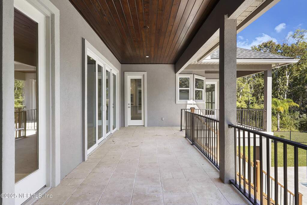 7 Bedroom Single Family Home/House's Image 73