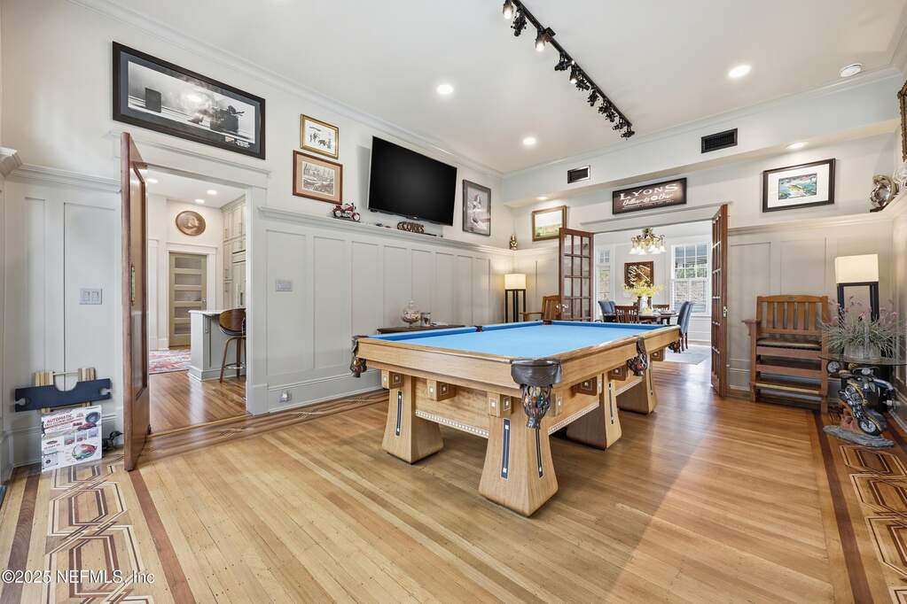 5 Bedroom Single Family Home/House's Image 22