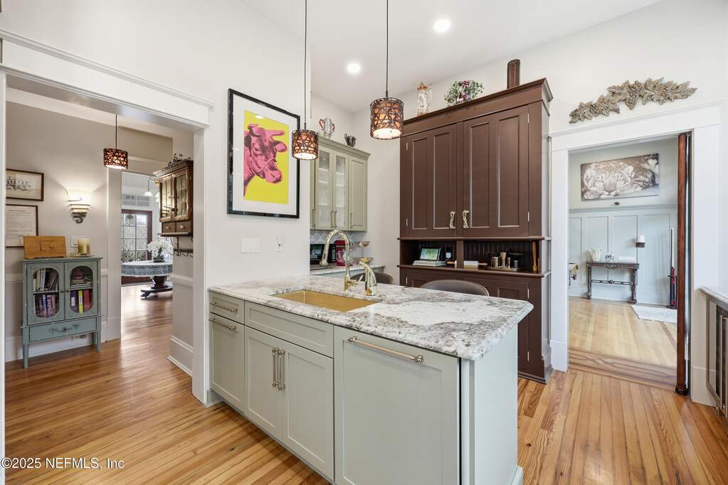 5 Bedroom Single Family Home/House's Image 29