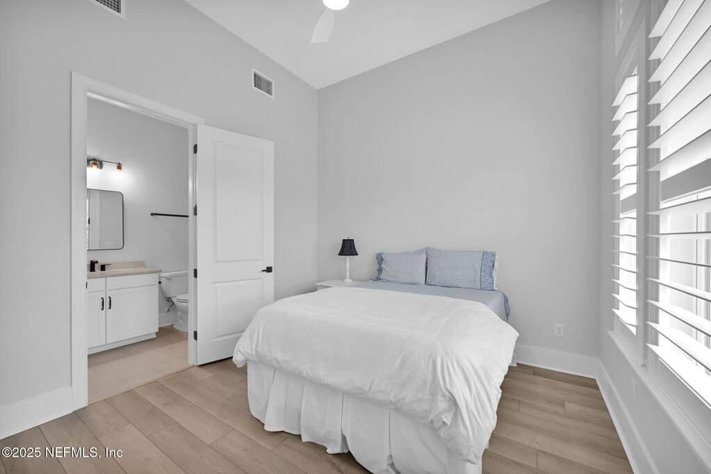 5 Bedroom Single Family Home/House's Image 7