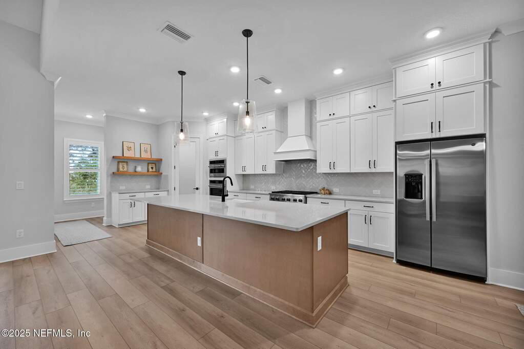 5 Bedroom Single Family Home/House's Image 17