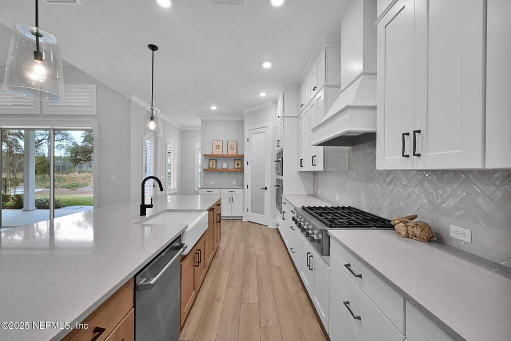 5 Bedroom Single Family Home/House's Image 22