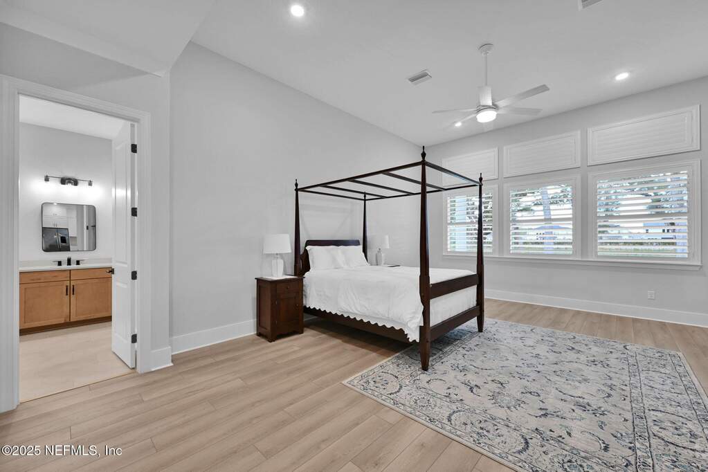 5 Bedroom Single Family Home/House's Image 32