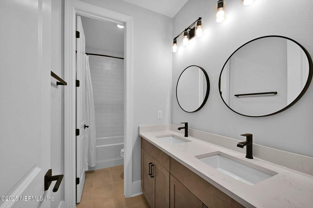 5 Bedroom Single Family Home/House's Image 44